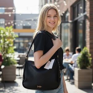 Elegant Black Leather Shoulder Bag